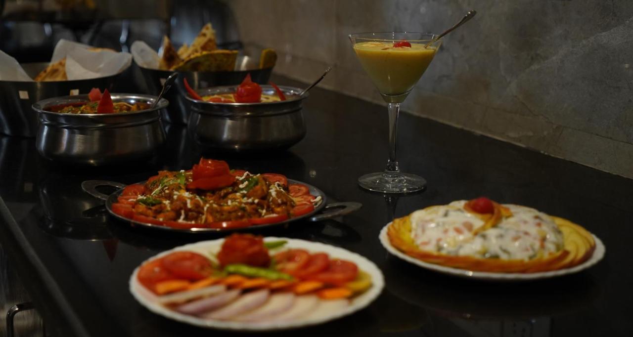 Hotel Shanti Sagar Kharar Esterno foto