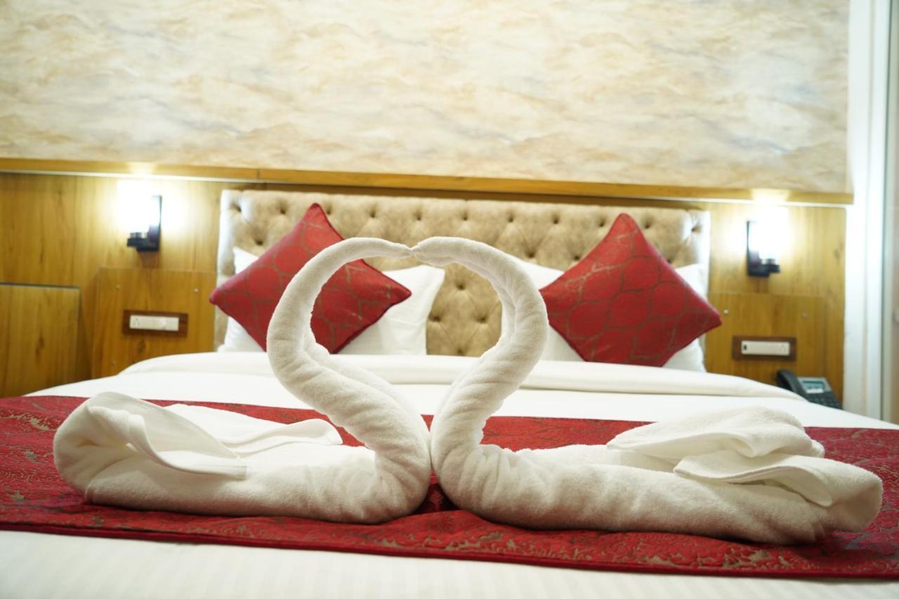 Hotel Shanti Sagar Kharar Esterno foto
