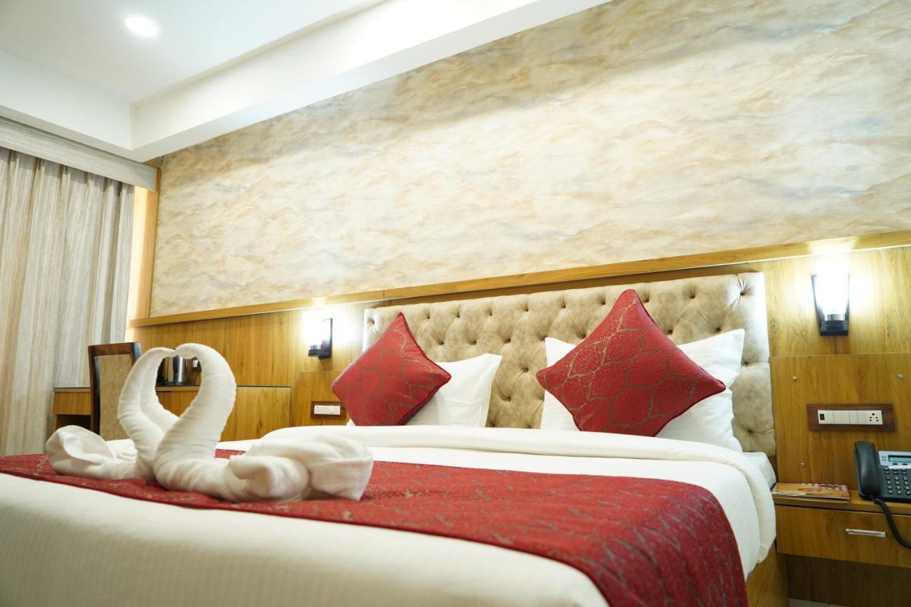 Hotel Shanti Sagar Kharar Esterno foto
