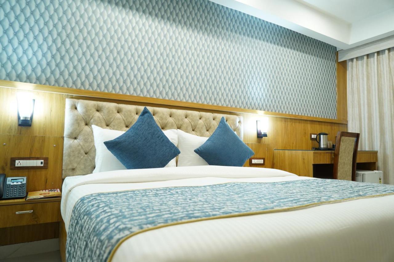 Hotel Shanti Sagar Kharar Esterno foto