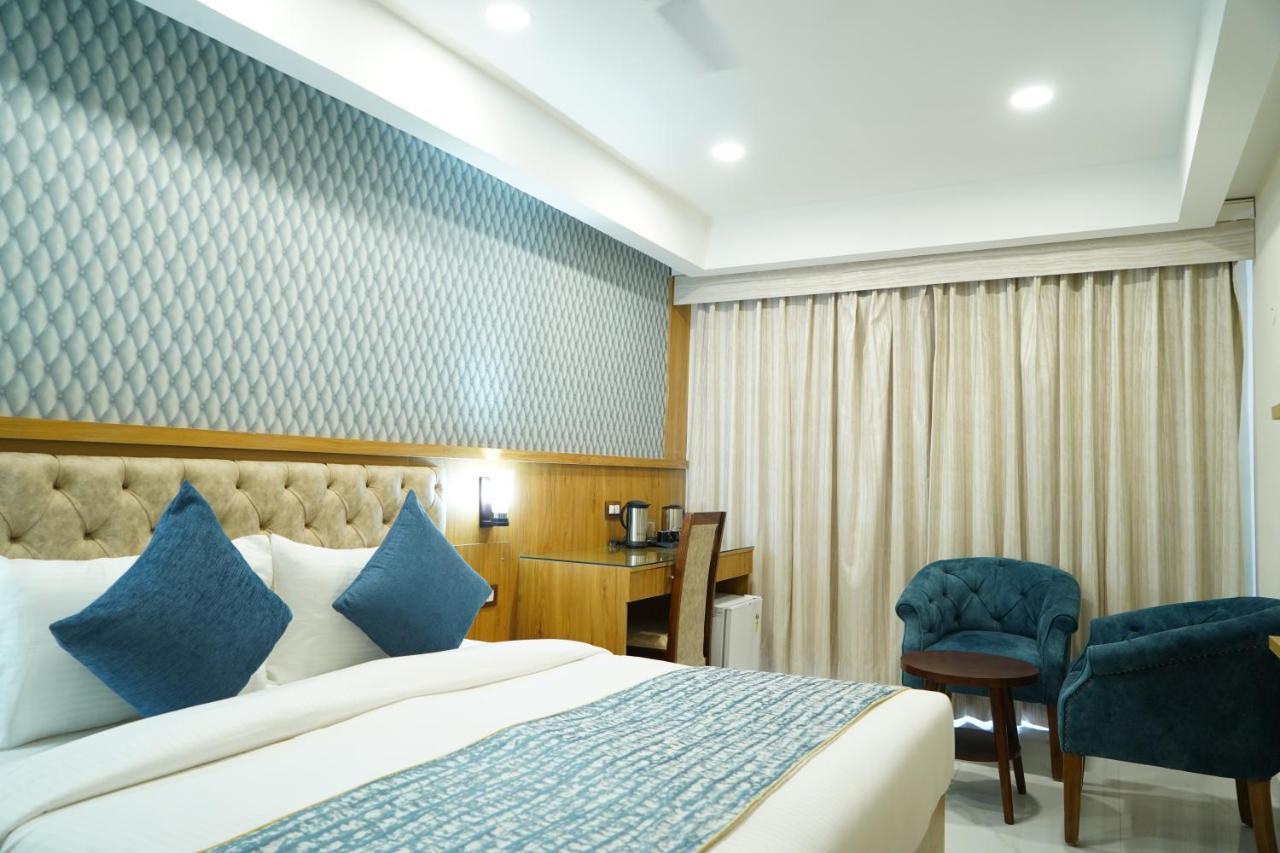 Hotel Shanti Sagar Kharar Esterno foto