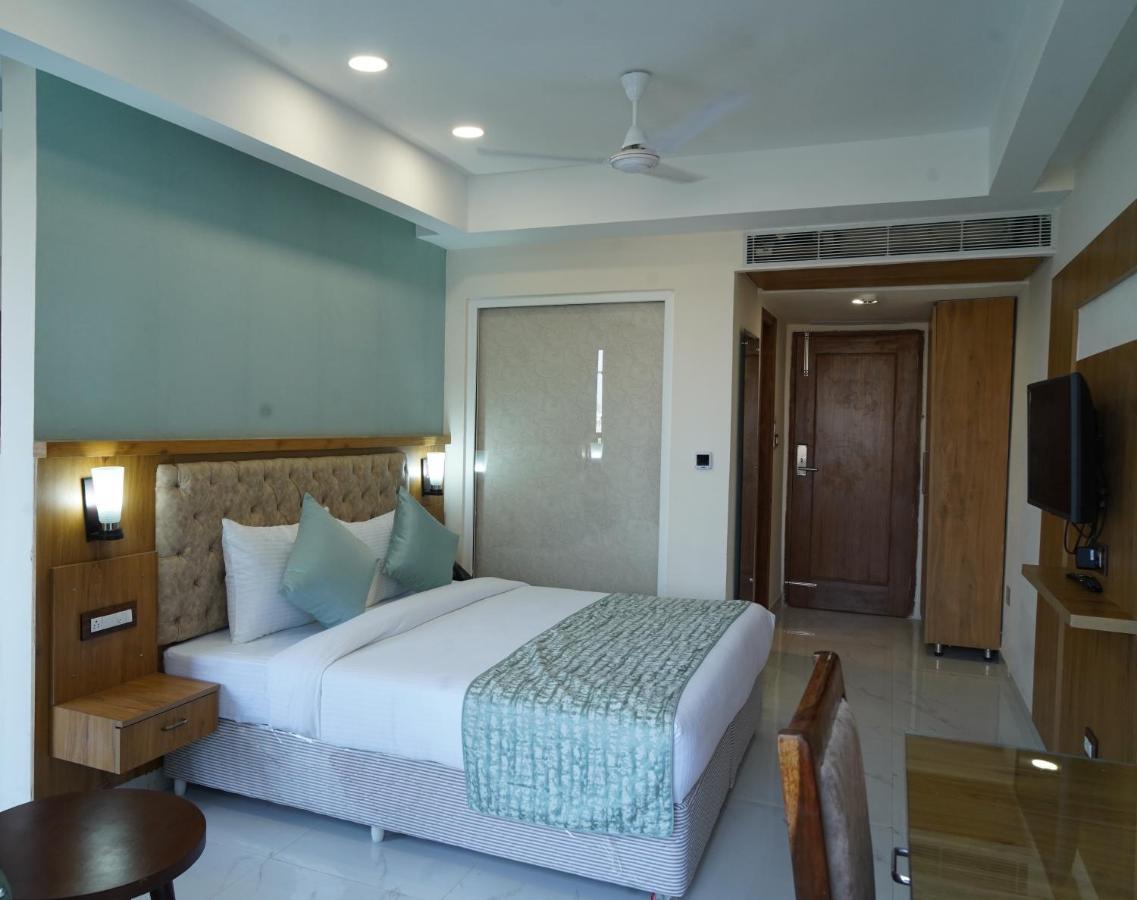 Hotel Shanti Sagar Kharar Esterno foto