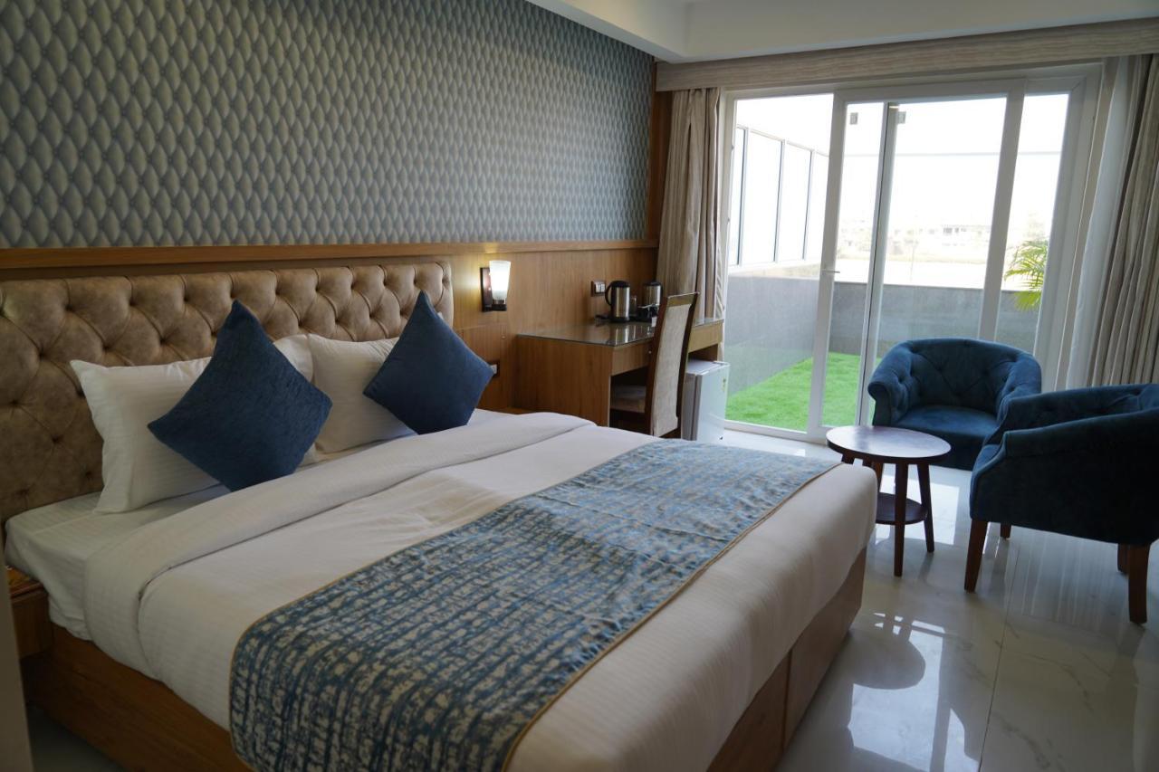 Hotel Shanti Sagar Kharar Esterno foto