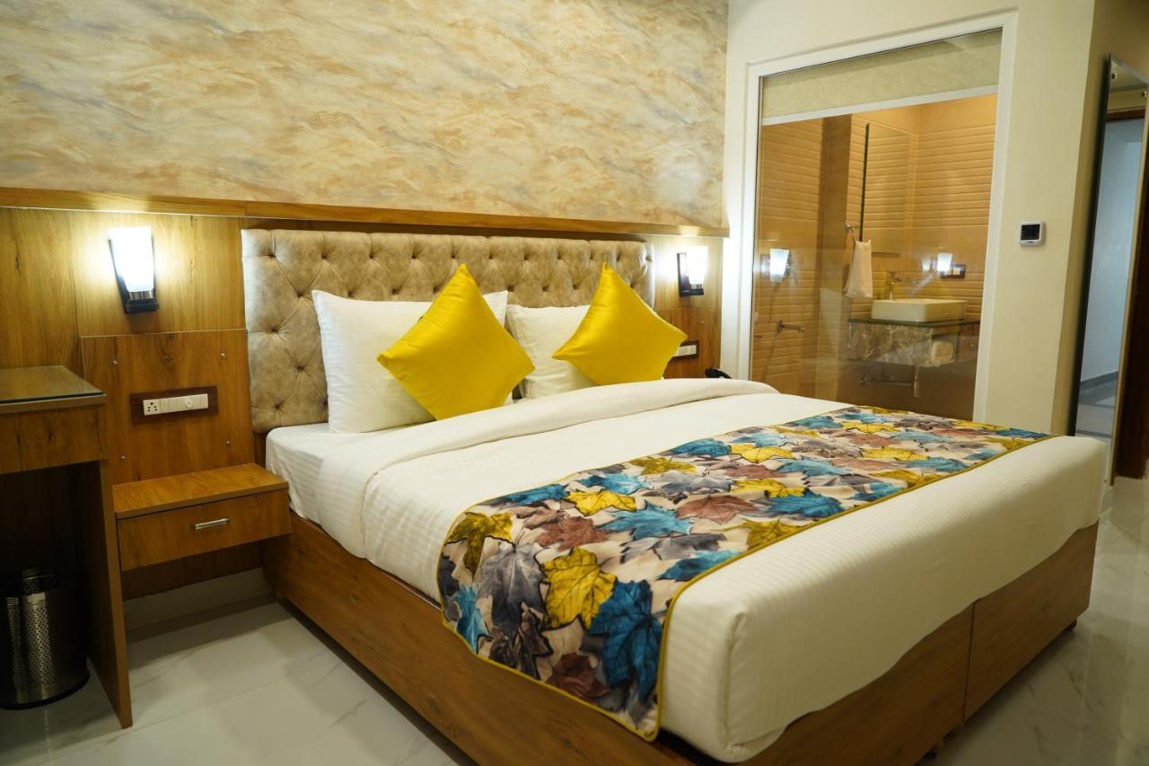 Hotel Shanti Sagar Kharar Esterno foto