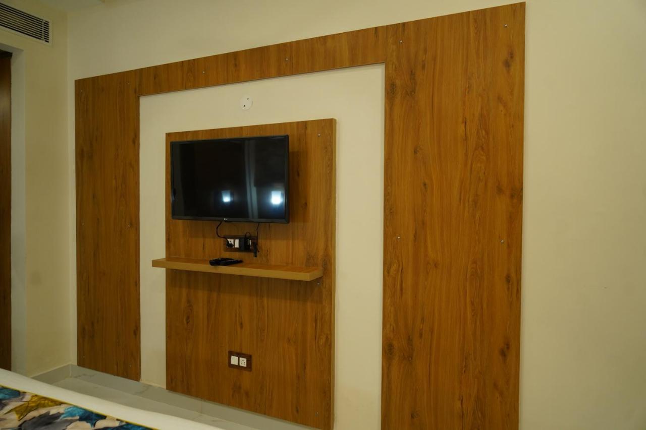 Hotel Shanti Sagar Kharar Esterno foto