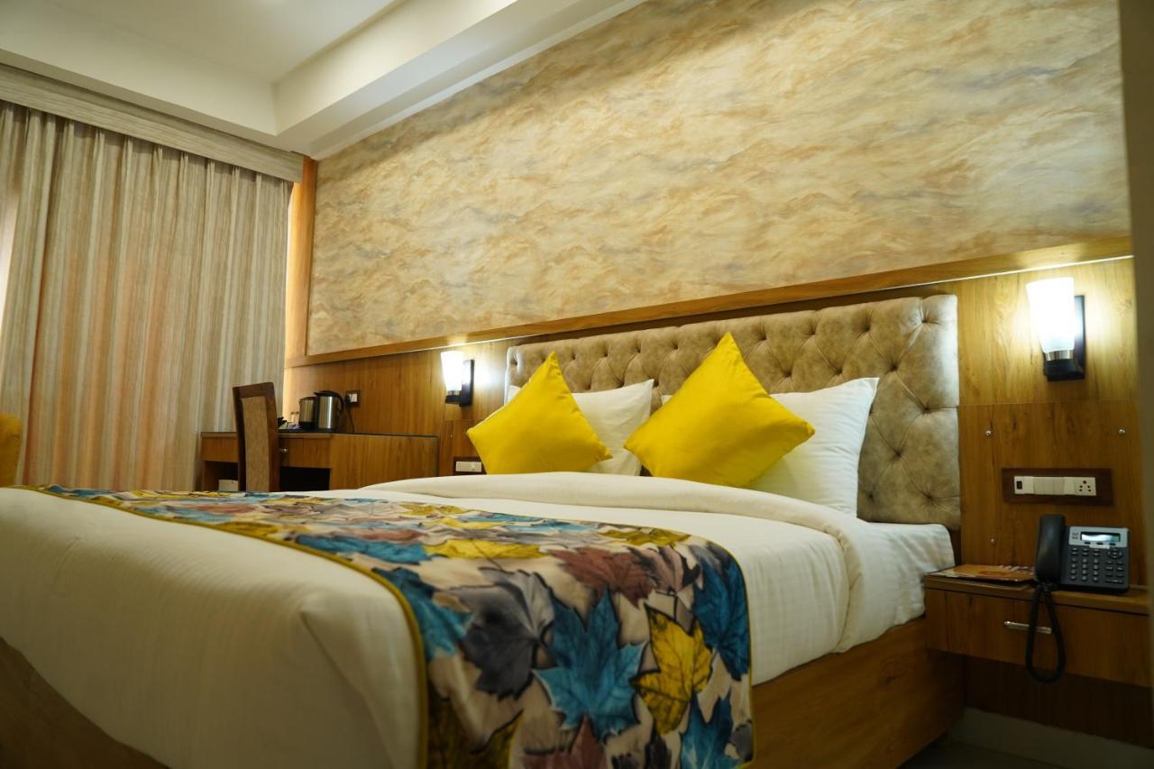 Hotel Shanti Sagar Kharar Esterno foto