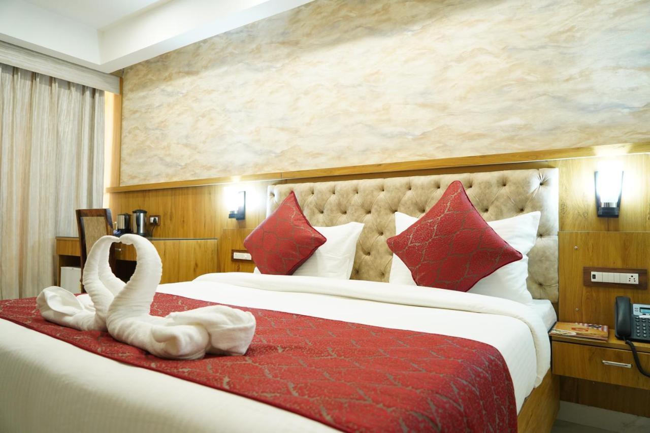 Hotel Shanti Sagar Kharar Esterno foto